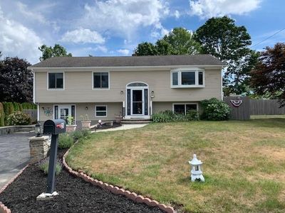 28 Andrews Ct, Bristol, RI, 02809
