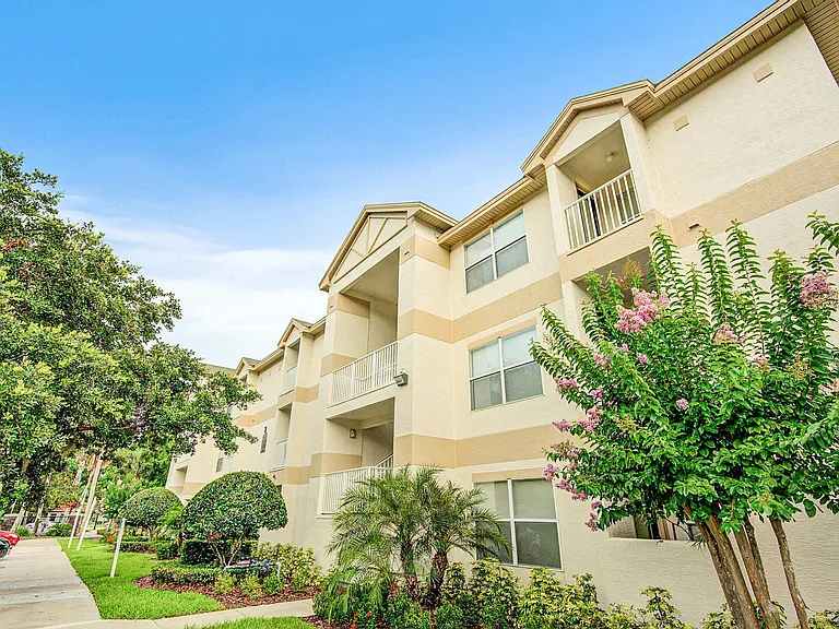 The Club at Sugar Mill Apartments — Photo 17