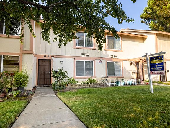 2nd image of 2256 Amberwood Ln