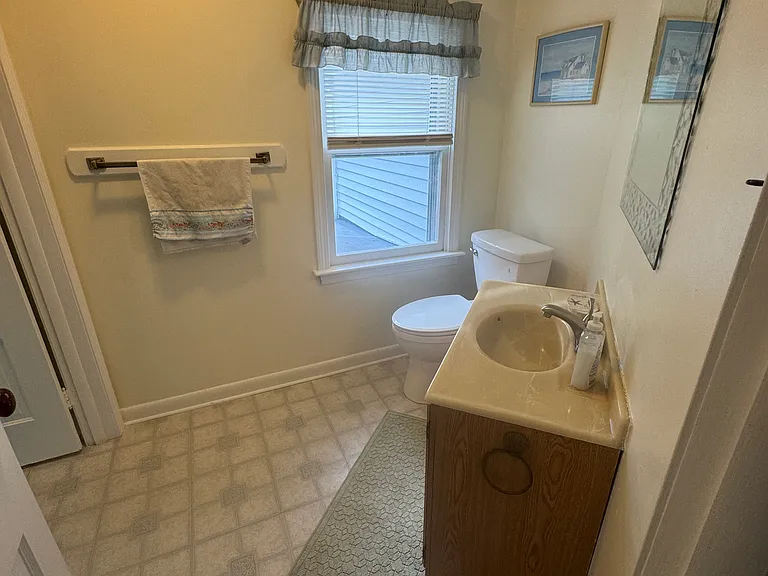 72 Oceanside Dr — Photo 15