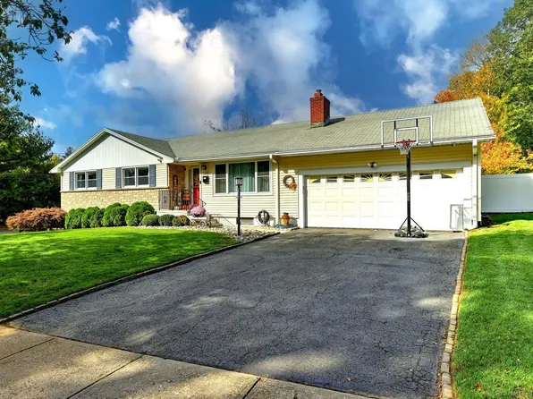 120 Bittersweet Lane, Stratford, CT 06614