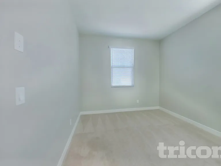 2929 N 28th St #7 — Photo 11