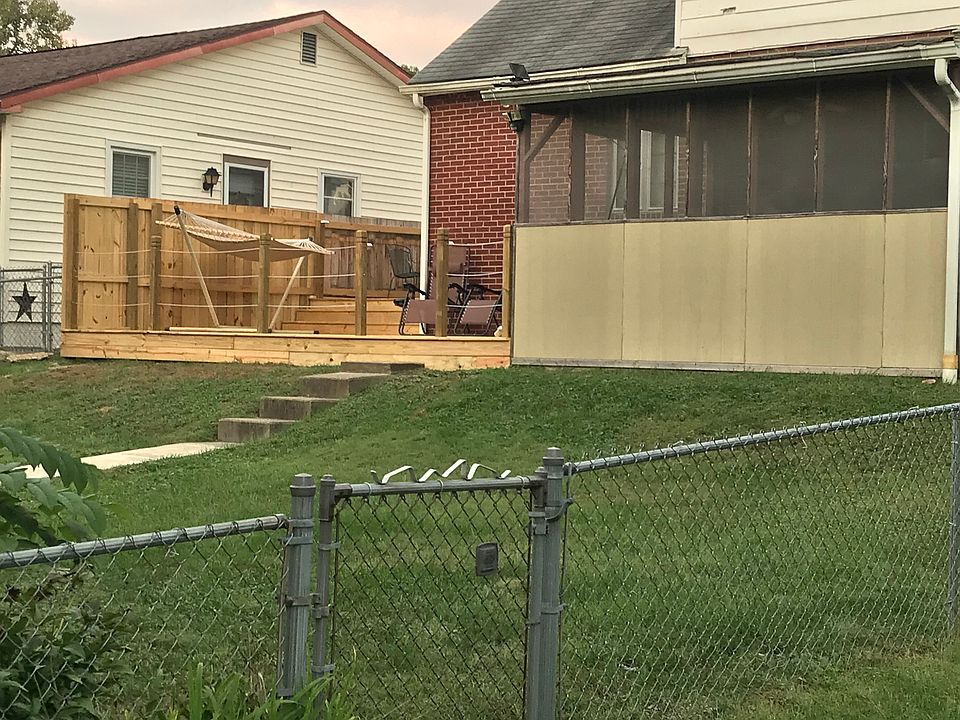 2nd image of 2203 Hazel Ave