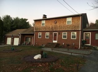 17 Colonial Dr, Assonet, MA 02702