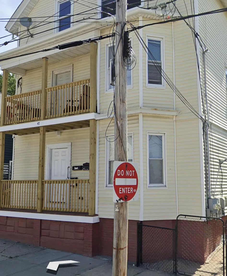 47 Hyat St — Photo 3