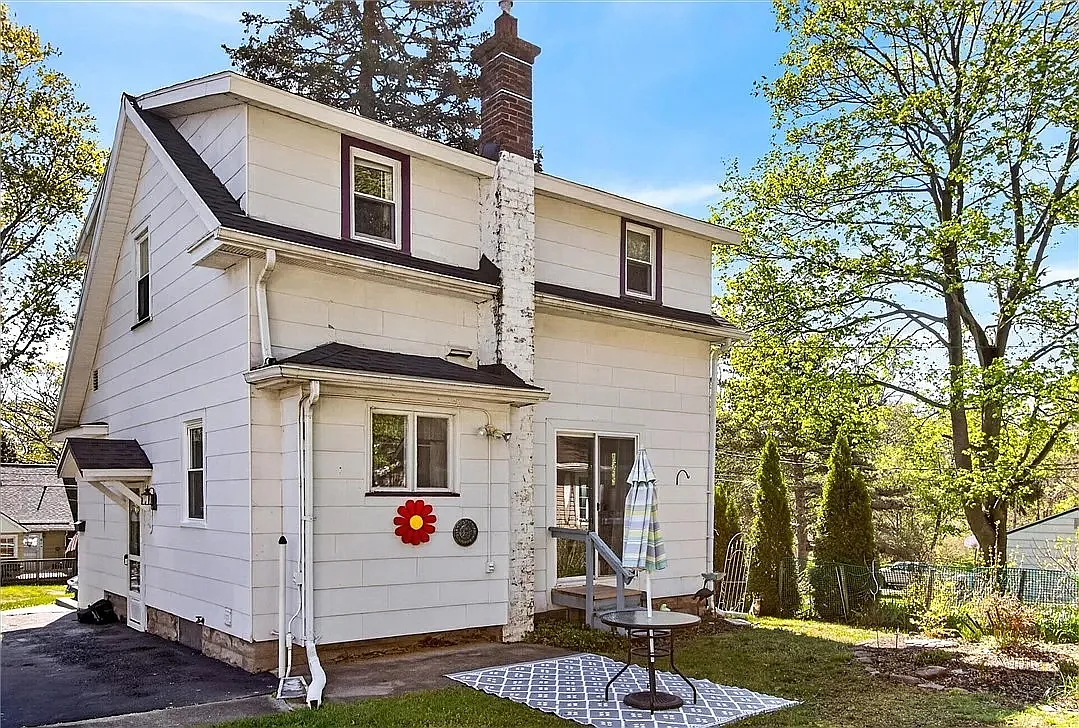 62 Clearview Road - 1 — Photo 2