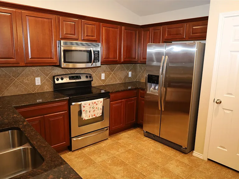 1804 Golden Arrow Ave — Photo 7