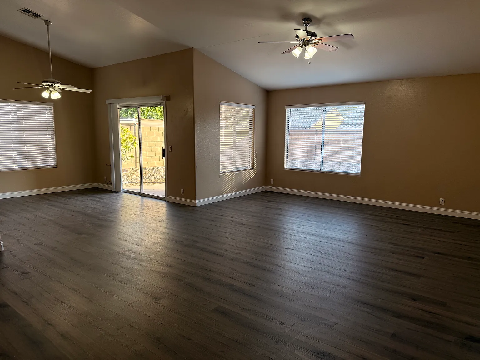 4 bed, 1722 sqft, $2,600 — Photo 4