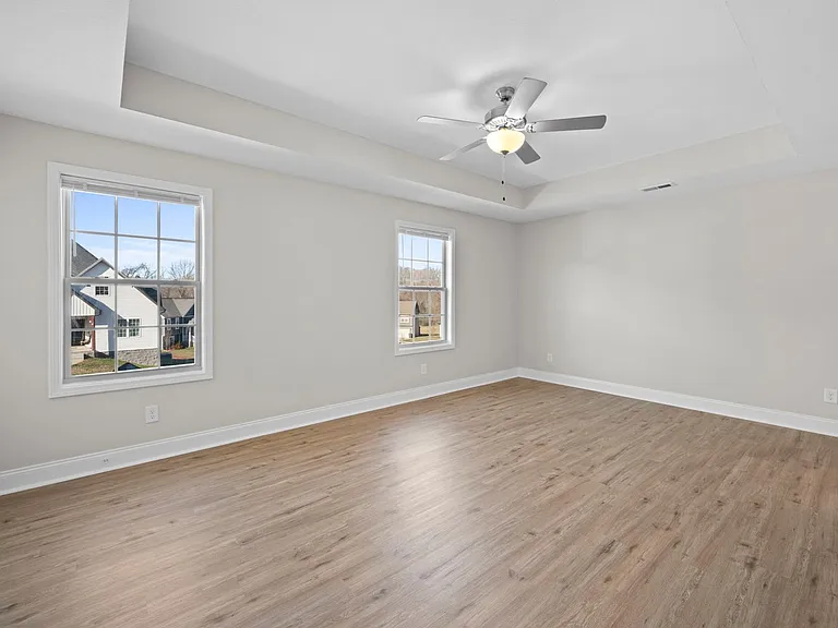 1385 Sussex Dr — Photo 18