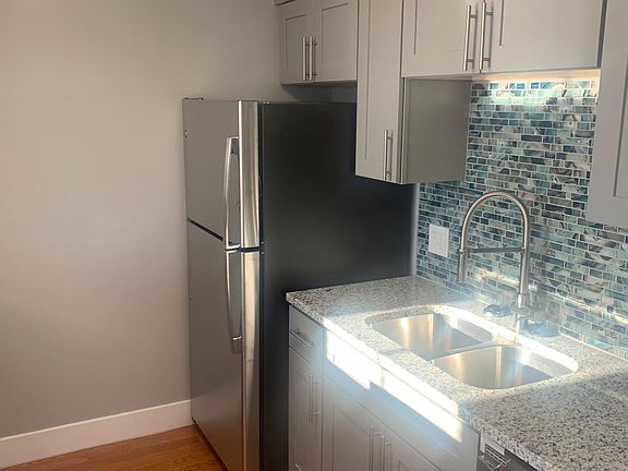 5th image of 214 E Clifton Ave #3