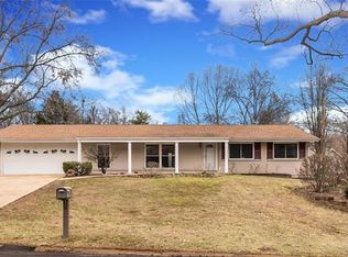 1114 Orchard Lakes Dr, Saint Louis, MO