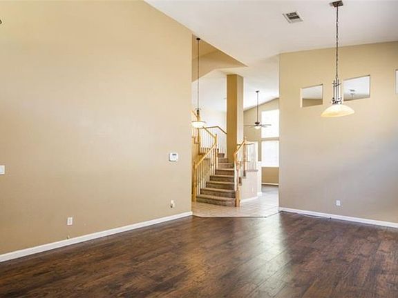 3rd image of 10128 Cypress Glen Ave