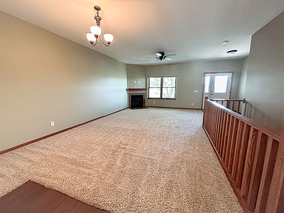 5th image of 958 Parkland Dr
