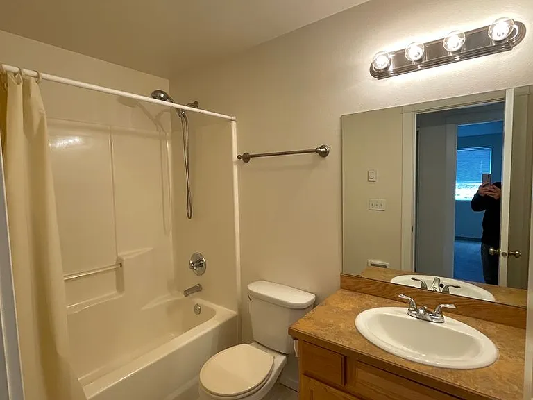 822 SE Maui Ln — Photo 11