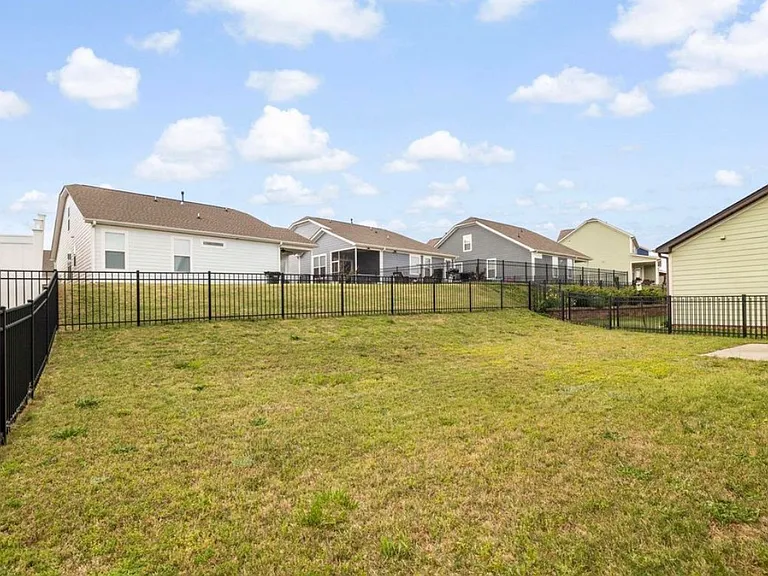 180 Bur Oak Dr — Photo 21