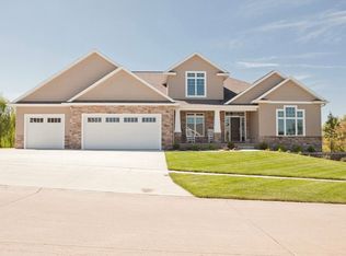6817 Choctaw Ridge Rd NE, Cedar Rapids, IA 52411