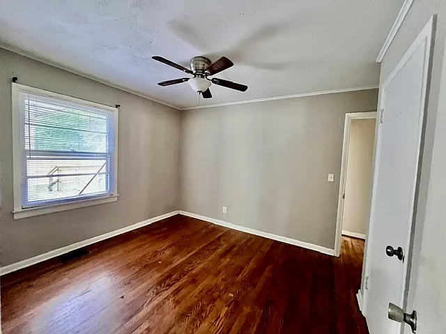 1642 Oakland Ave — Photo 7