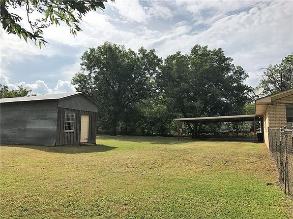 2nd image of 312 S Somervelle