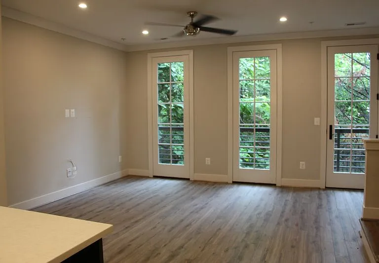 916 N Buchanan Ct — Photo 3