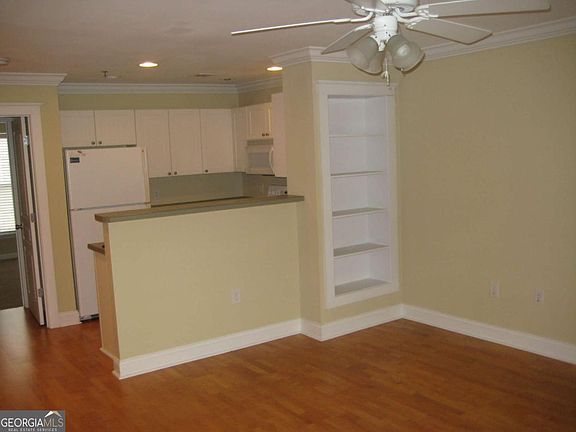 3rd image of 490 Barnett Shoals Rd APT 919