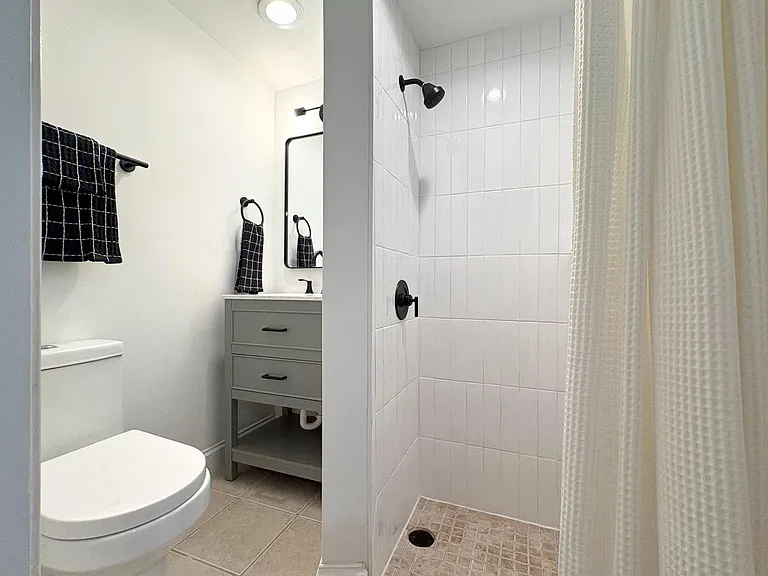 4625 Silverwood St — Photo 30