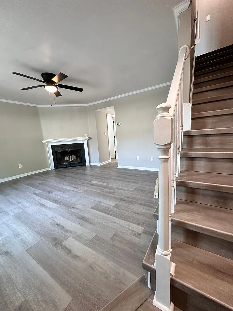 Condo — Photo 2