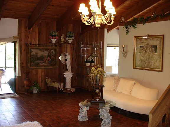 sitting room or front room with fireplace