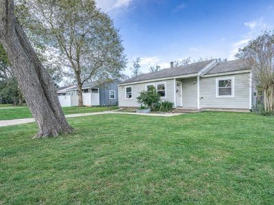 745 Kyle Street, Angleton, TX, 77515