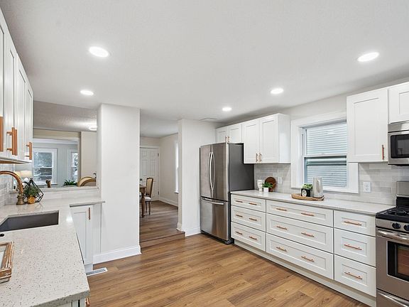 2nd image of 581 Charles Ave