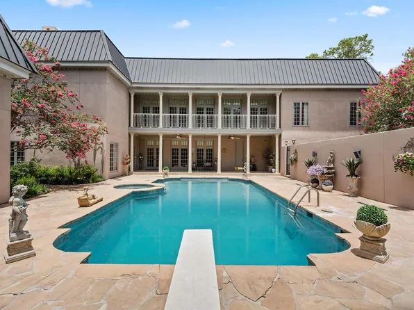 903 Rocky River Rd, Houston, TX 77056