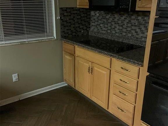4th image of 1718 Knob Creek Dr