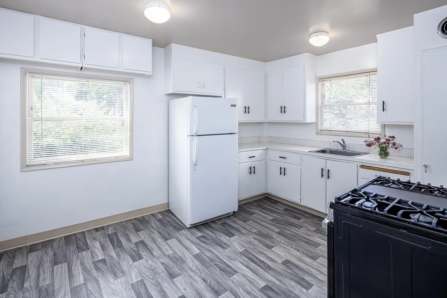 1302 Carlotta Ave photo 1
