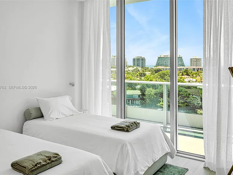 9201 E Bay Harbor Dr #Penthouse 809 — Photo 69