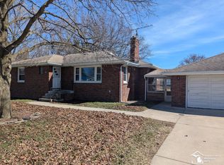 1954 Vivian Rd, Monroe, MI 48162