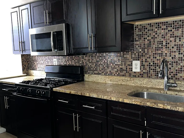 4701 Chestnut St #1-B — Photo 1