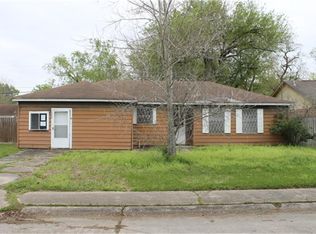 303 Tilden Dr, Pasadena, TX 77506