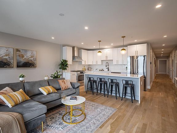 2nd image of 2212 W Lawrence Ave #2E