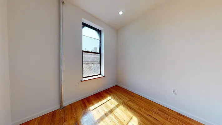 Rented by Bond New York | media 16