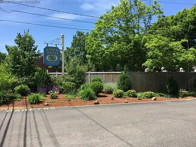 Pond St — Photo 16