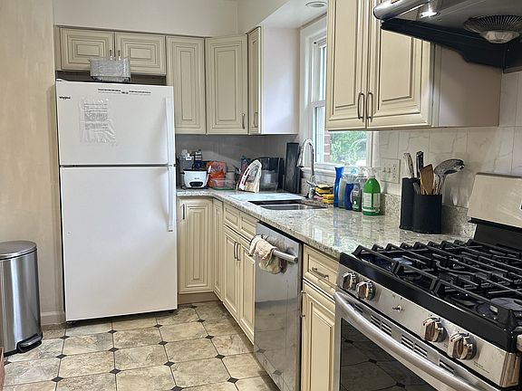 2nd image of 4221 University Dr