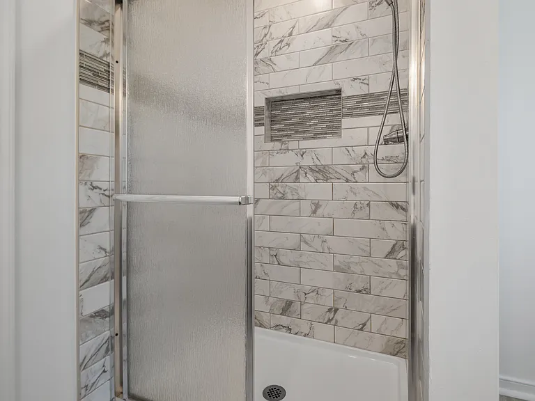 3924 Liberty Point Dr — Photo 37