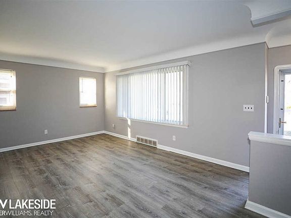 3rd image of 28132 Joan St