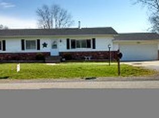 4616 S Lake Camelot Dr, Mapleton, IL 61547