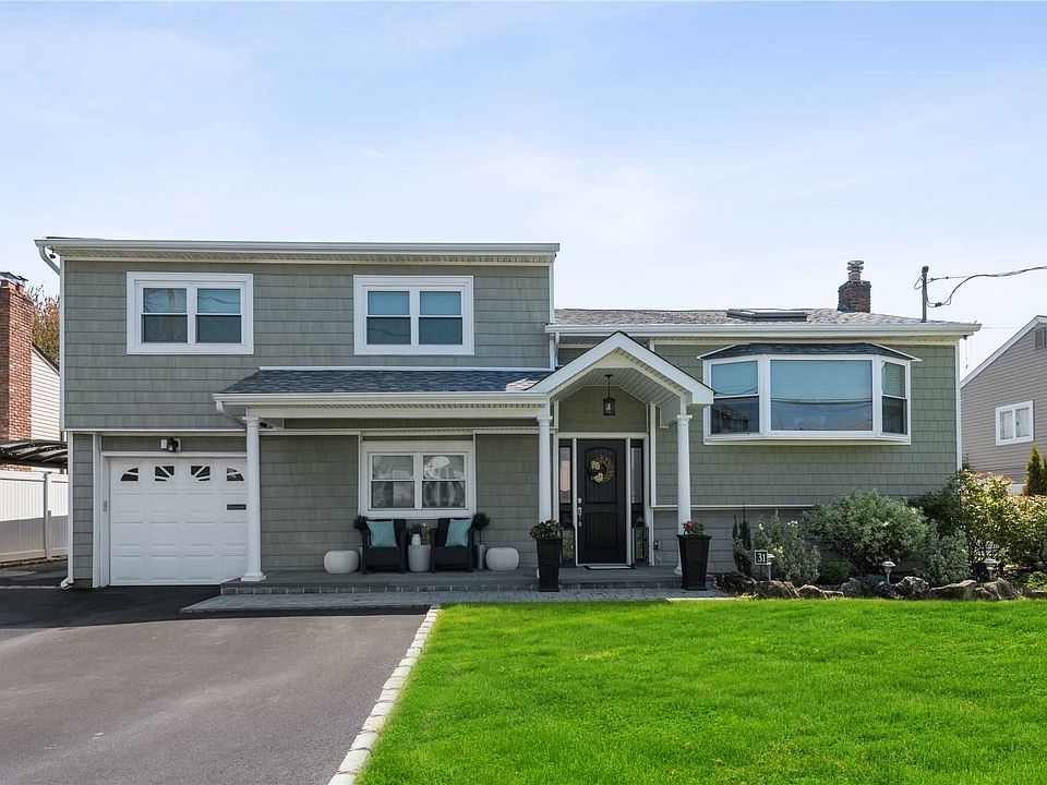 1st image of 31 Massapequa Ave