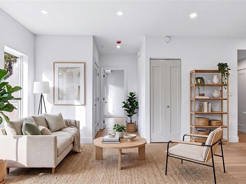 1st image of 1721 Adanac St #4