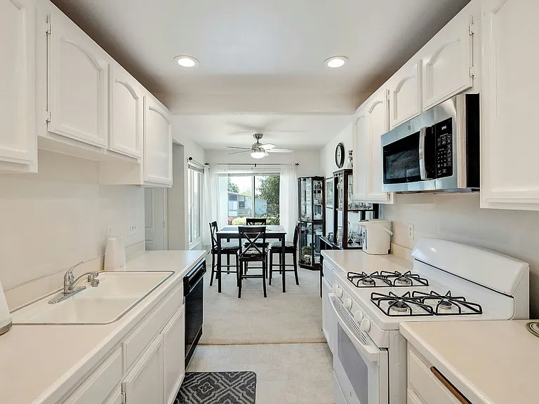 20561 S Vermont Ave #4 — Photo 3