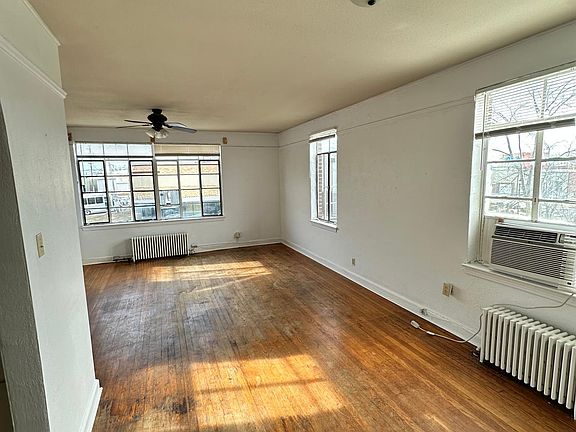 3rd image of 310 S 2nd St APT 6