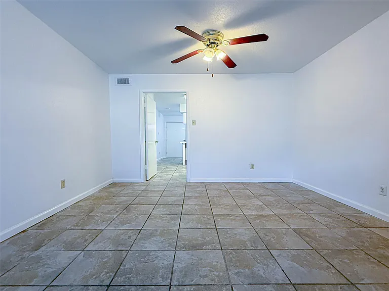 9201 Clarewood Dr #198 — Photo 5