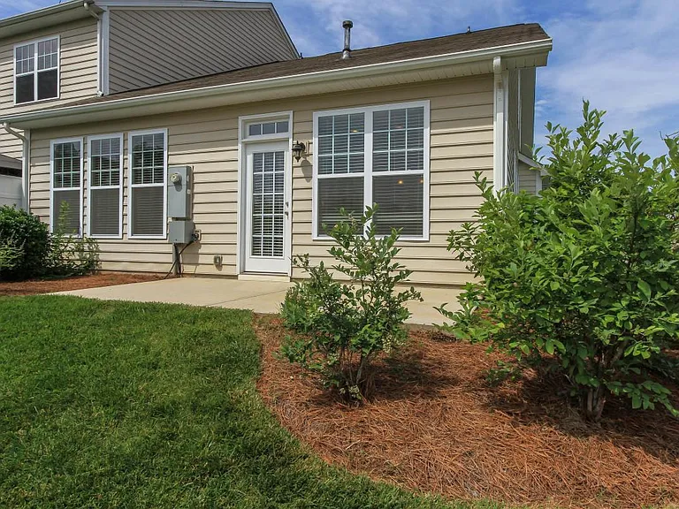 120 Misty Knoll Ln — Photo 32