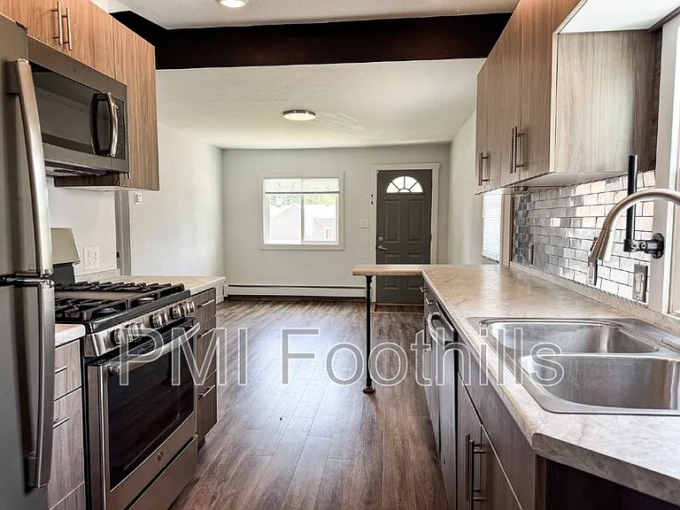 825 E Dartmouth Ave — Photo 7
